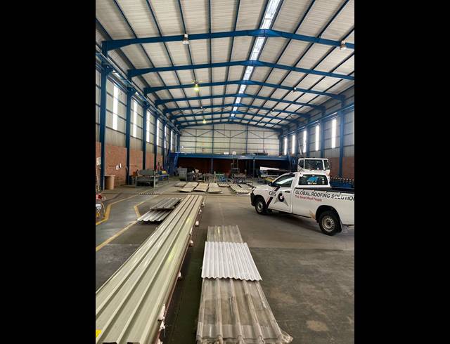 1,500M² FACTORY TO LET IN OOS EINDE